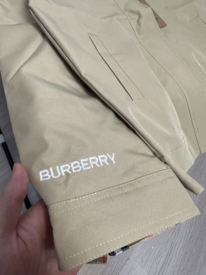 BURBERRY Classic Plaid Polo Collar Jacket