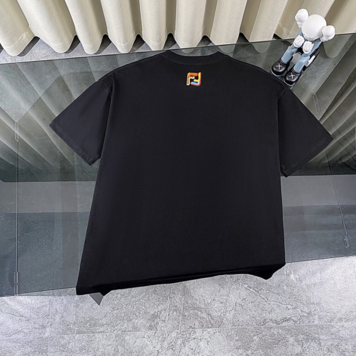Fendi Embroidered Zip Pocket Short-sleeved T-shirt