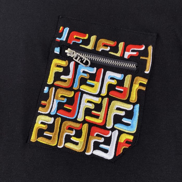 Fendi Embroidered Zip Pocket Short-sleeved T-shirt