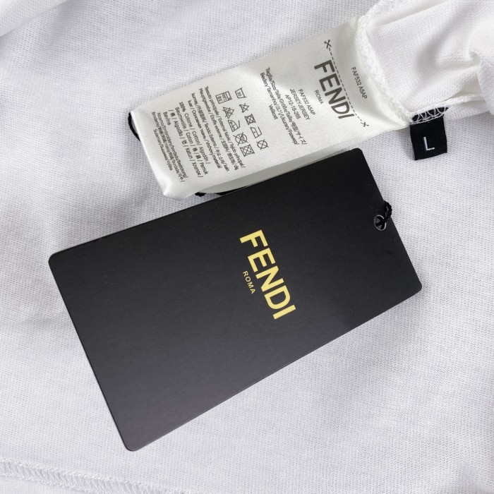 Fendi Embroidered Zip Pocket Short-sleeved T-shirt