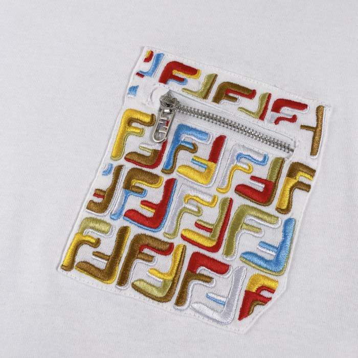 Fendi Embroidered Zip Pocket Short-sleeved T-shirt