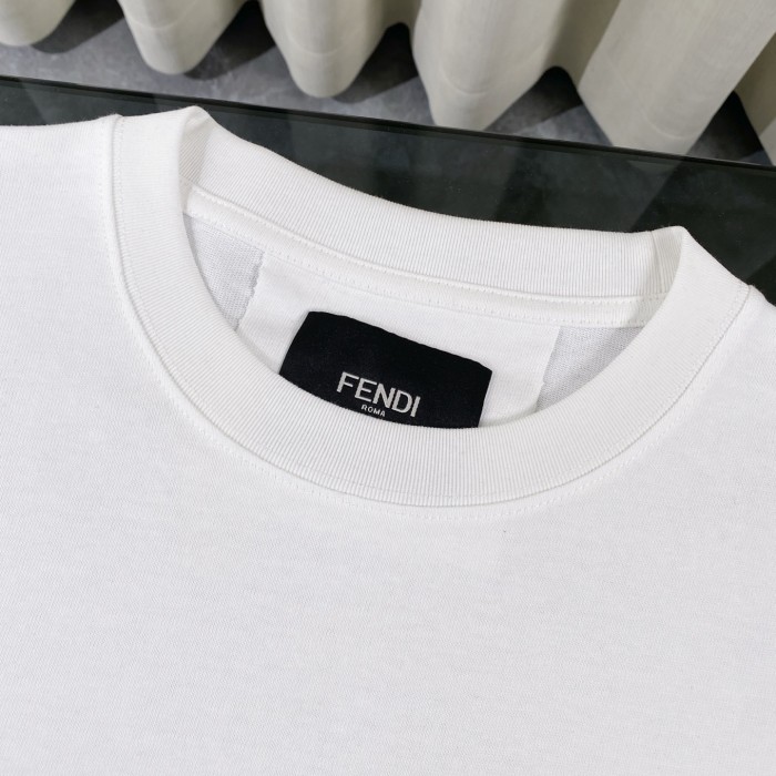 Fendi Embroidered Zip Pocket Short-sleeved T-shirt