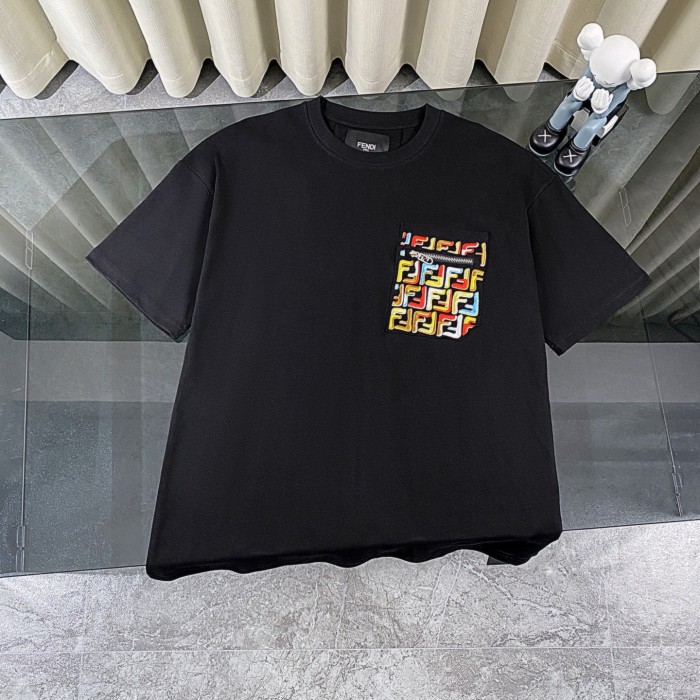 Fendi Embroidered Zip Pocket Short-sleeved T-shirt