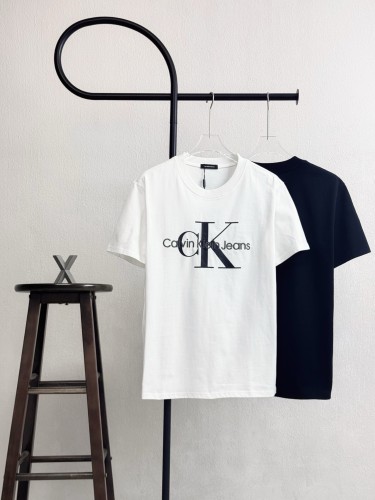 Calvin Klein Embroidered Short-sleeved T-shirt