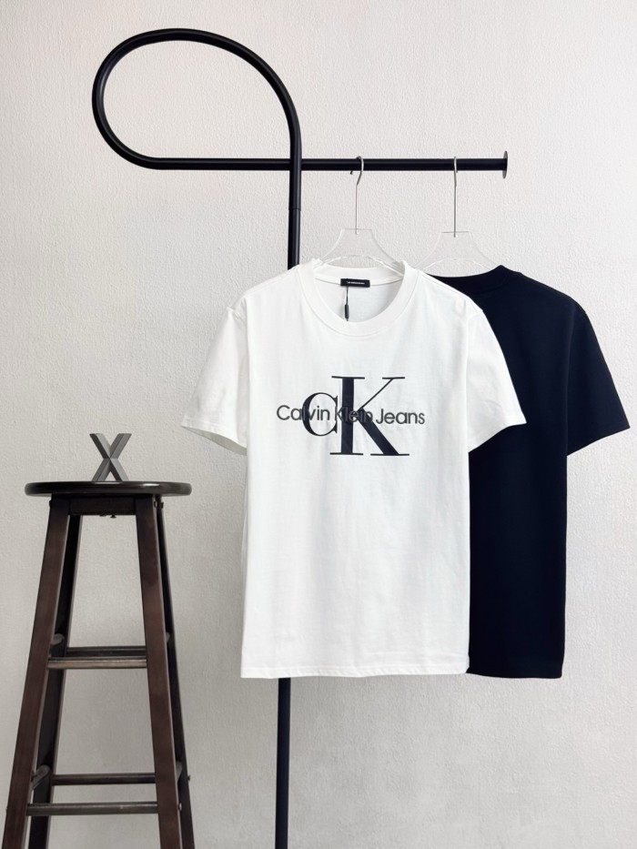 Calvin Klein Embroidered Short-sleeved T-shirt
