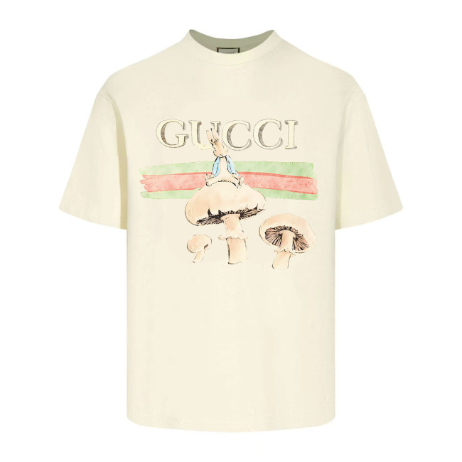 Gucci Peter Rabbit T-shirt in off white