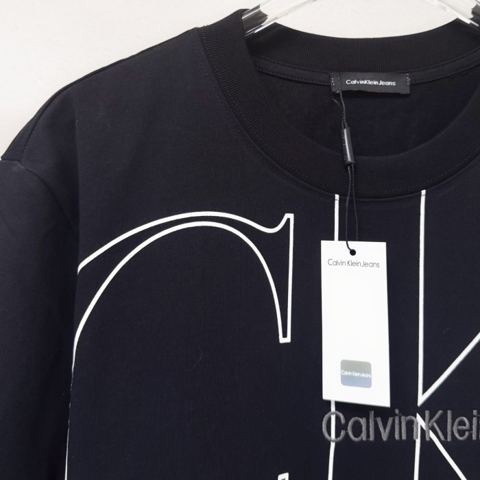 Calvin Klein Logo Embroidered Short-sleeved T-shirt