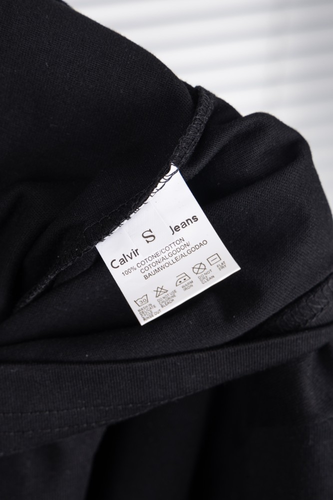Calvin Klein Logo Embroidered Short-sleeved T-shirt