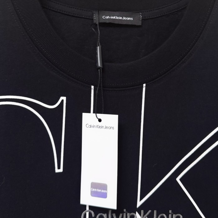 Calvin Klein Logo Embroidered Short-sleeved T-shirt
