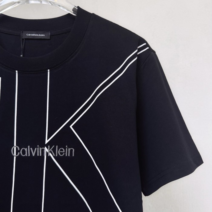 Calvin Klein Logo Embroidered Short-sleeved T-shirt