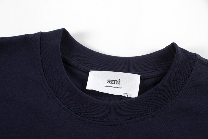Ami Embroidered Logo Short-sleeved T-shirt