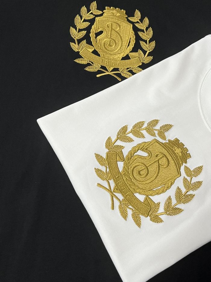 Burberry Crest Cotton T-shirt in Chalk