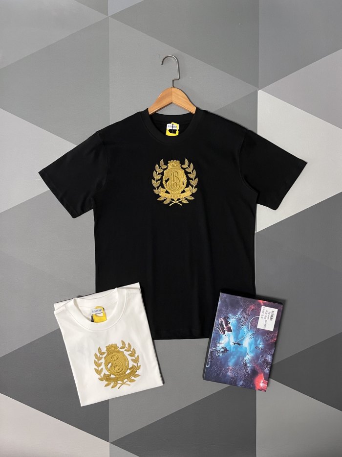 Burberry Crest Cotton T-shirt in Chalk