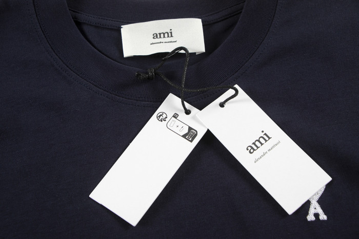 Ami Embroidered Logo Short-sleeved T-shirt
