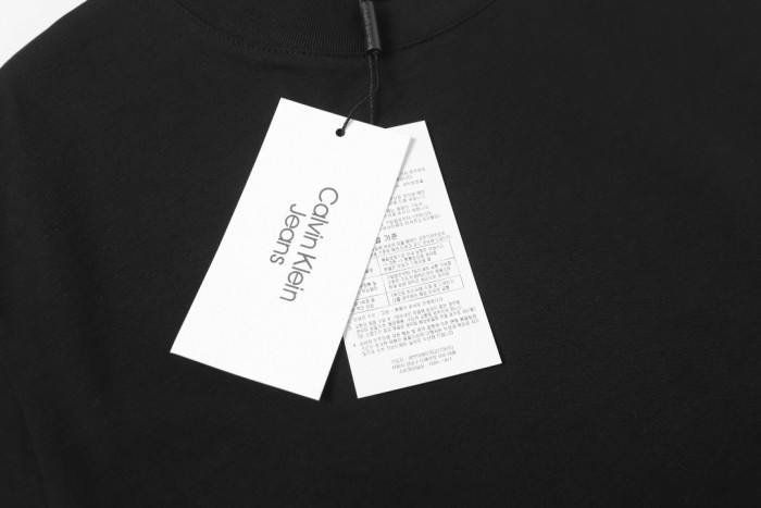 Calvin Klein Relaxed Fit Spray Print T-shirt