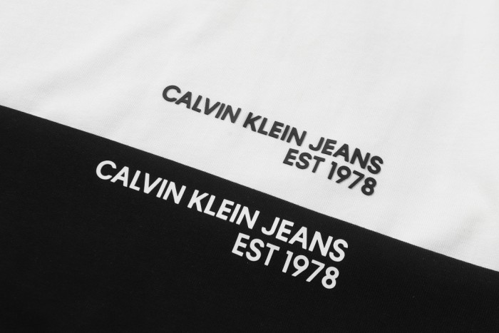 Calvin Klein Relaxed Fit Spray Print T-shirt