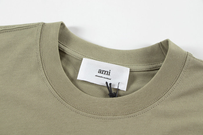 Ami Embroidered Logo Short-sleeved T-shirt