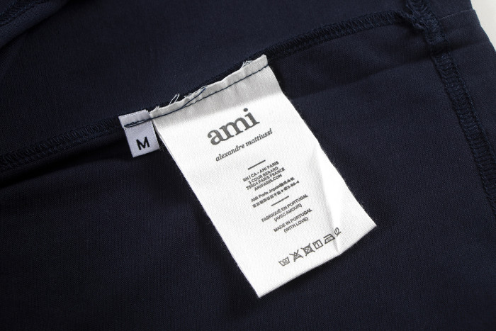 Ami Embroidered Logo Short-sleeved T-shirt