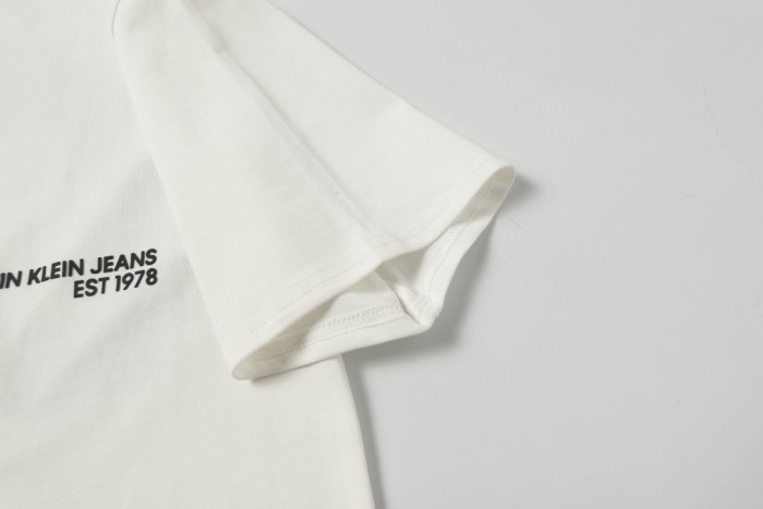 Calvin Klein Relaxed Fit Spray Print T-shirt