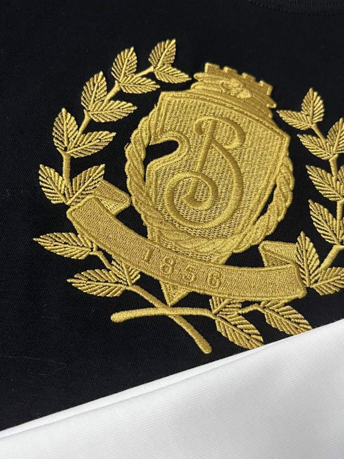 Burberry Crest Cotton T-shirt in Chalk