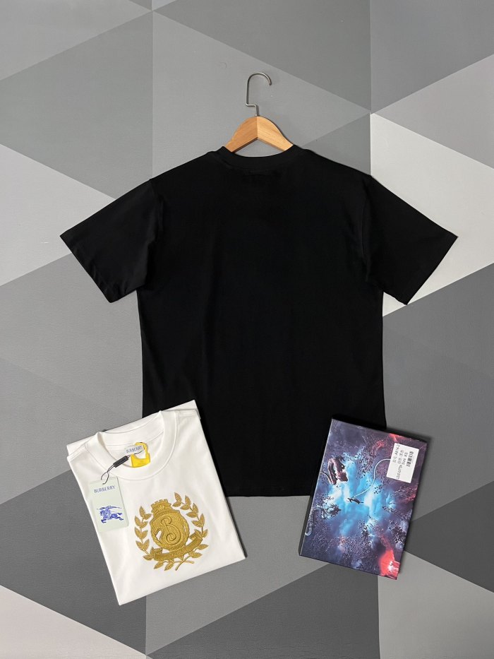 Burberry Crest Cotton T-shirt in Chalk