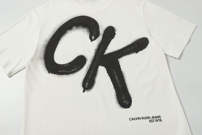 Calvin Klein Relaxed Fit Spray Print T-shirt