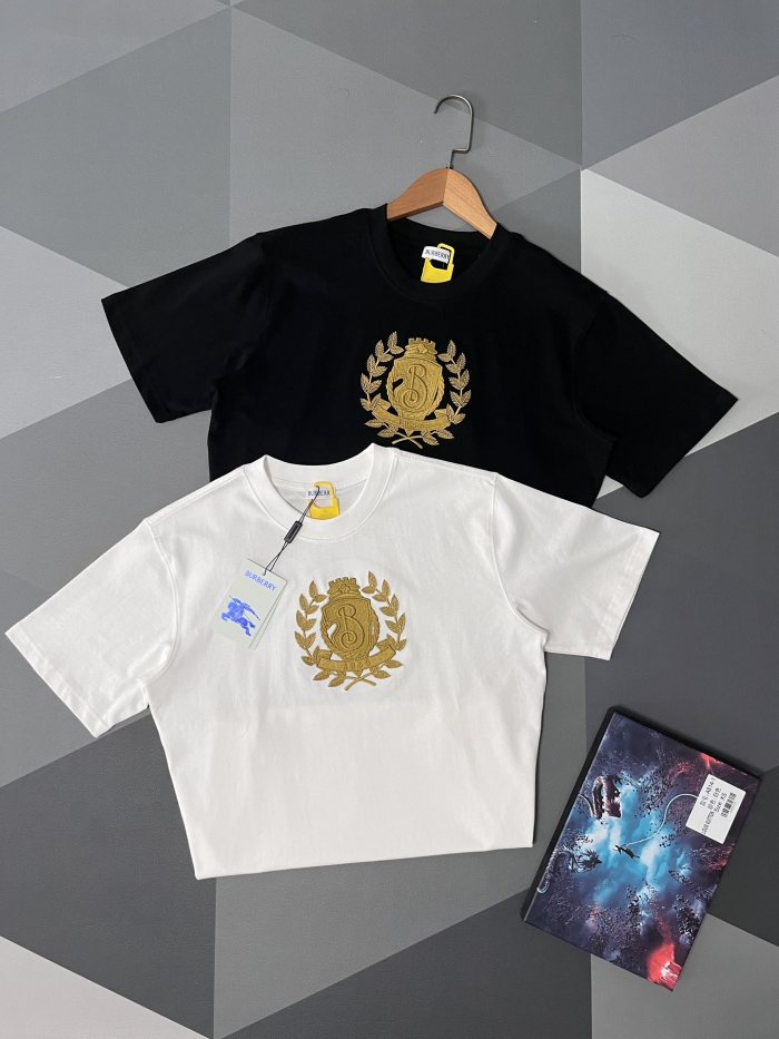 Burberry Crest Cotton T-shirt in Chalk
