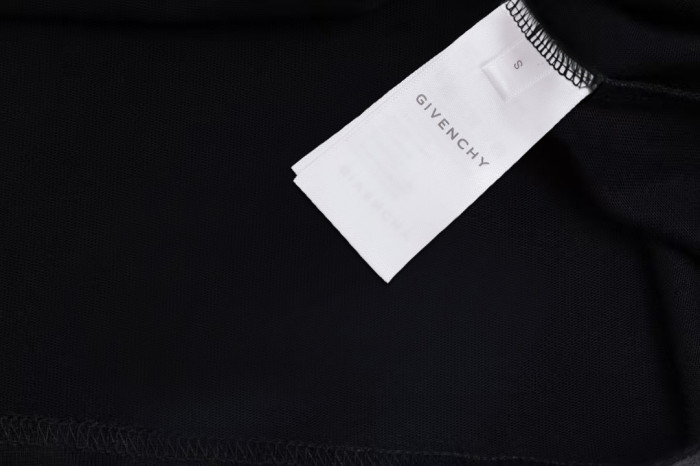 Givenchy Slim Fit T-shirt in Cotton