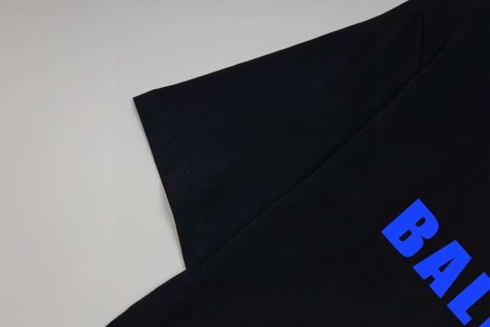 Balenciaga International Short Sleeve Cropped T-shirt