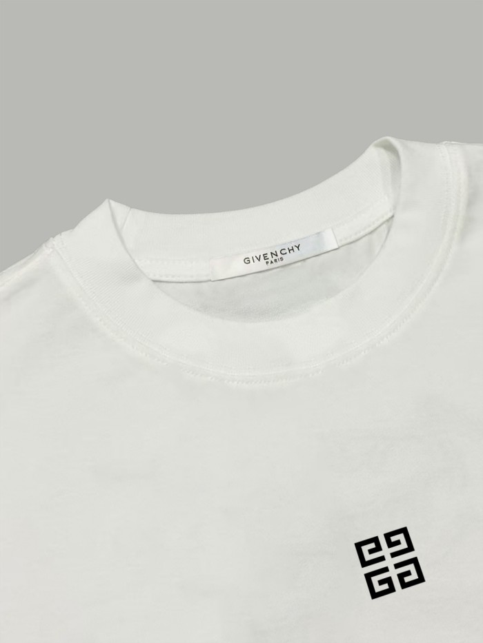 Givenchy Slim Fit T-shirt in Cotton