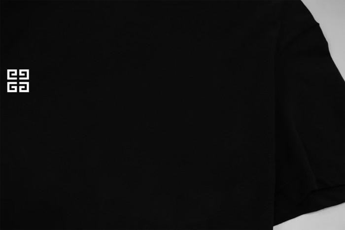 Givenchy Slim Fit T-shirt in Cotton