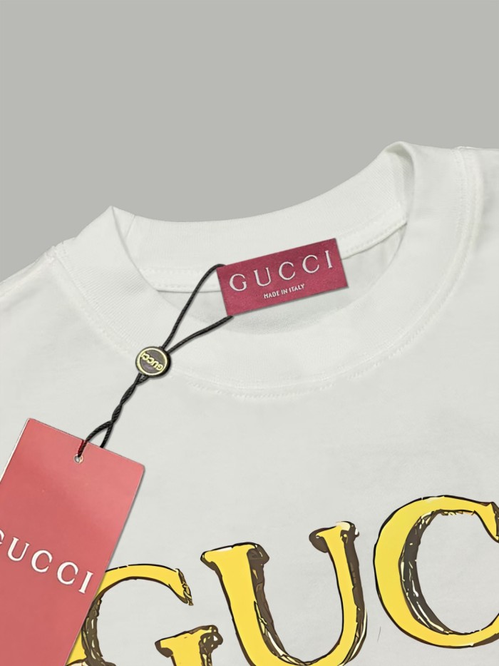 Peter Rabbit™ x Gucci T-shirt in off white