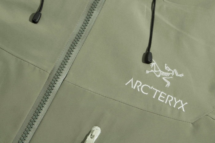 Arc'teryx Alpha Sv Jacket in Green for Men