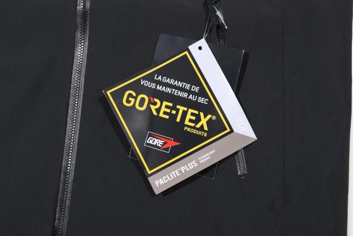 ARC’TERYX beta lightweight Jacket