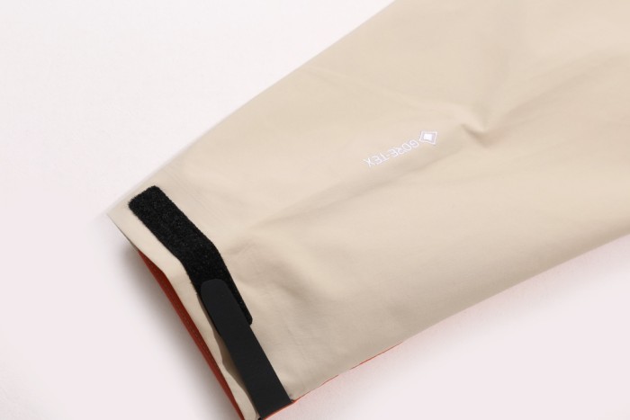 ARC'TERYX BETA LIGHTWEIGHT JACKET