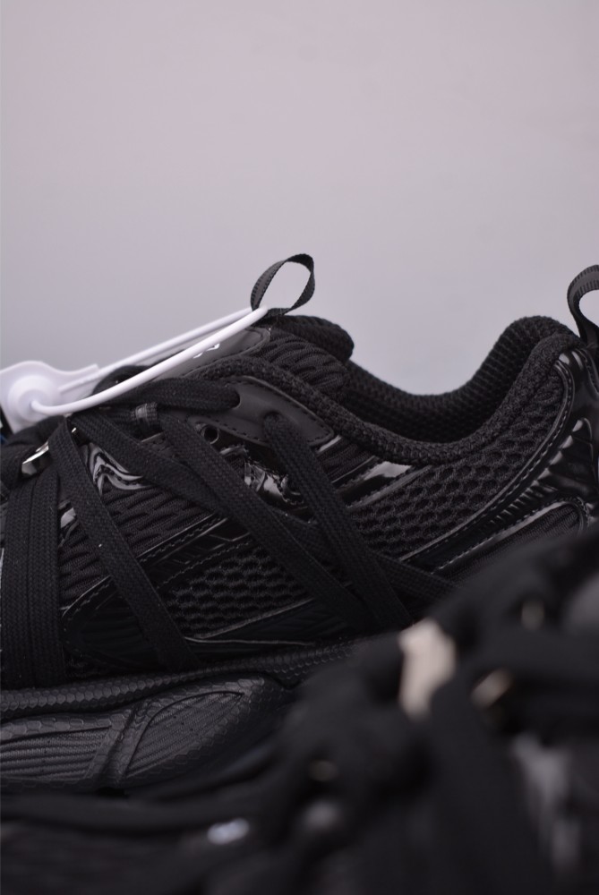 Balenciaga Men's 3xl Extreme Laces B Sneaker in Black