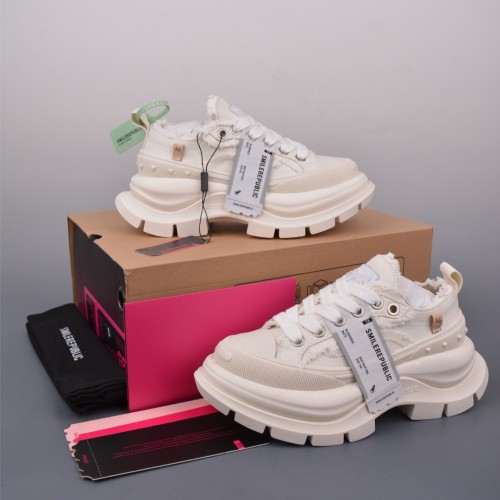 Smilerepublic Classic Slip On Shoes