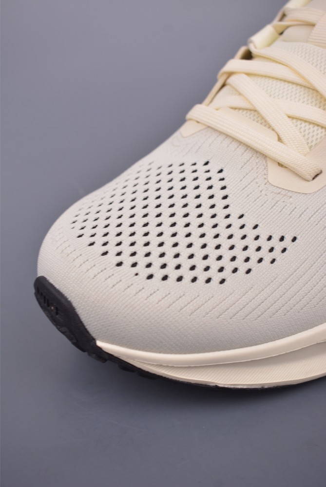 Nike Quest 6 Road Running Shoes
