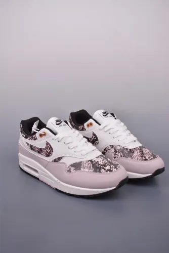Nike Air Max 1 sneakers in white and sneaker