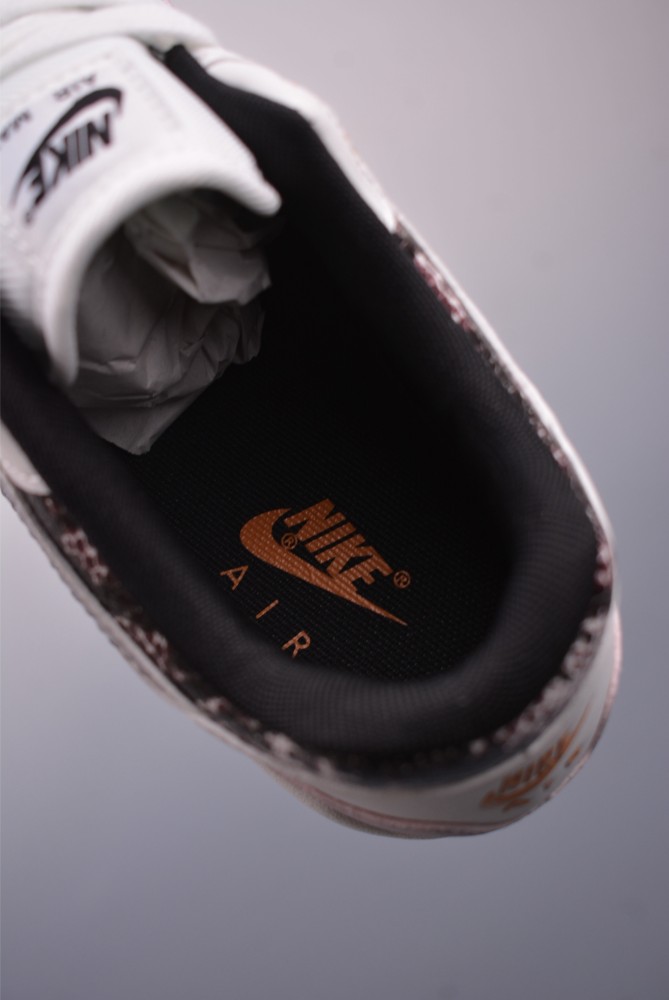 Nike Air Max 1 sneakers in white and sneaker