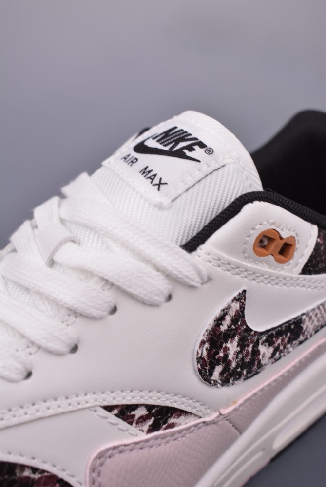Nike Air Max 1 sneakers in white and sneaker