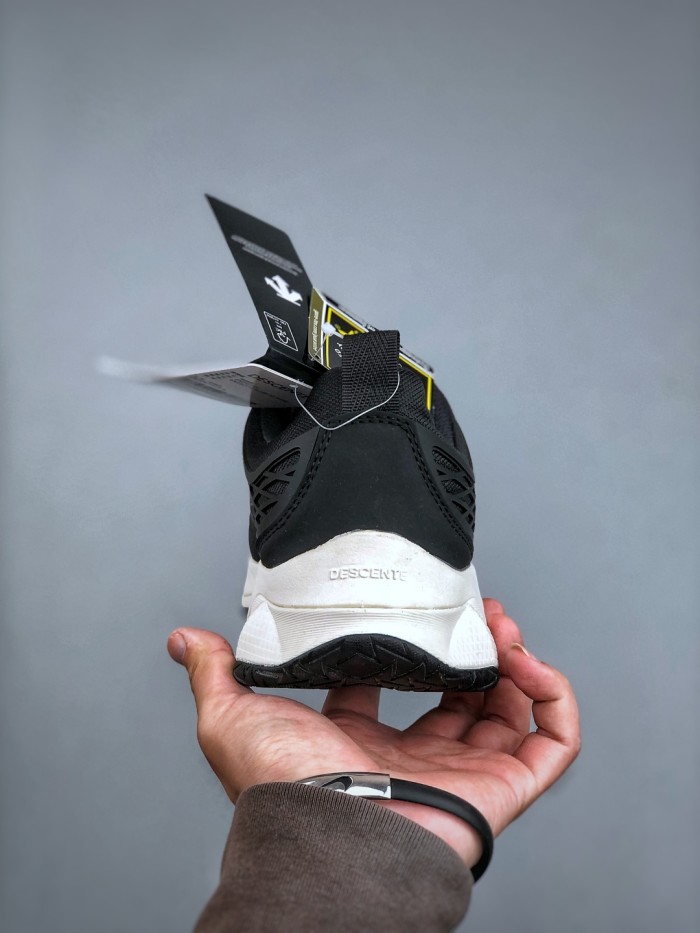 DESCENTE TRAINING Training Shoes