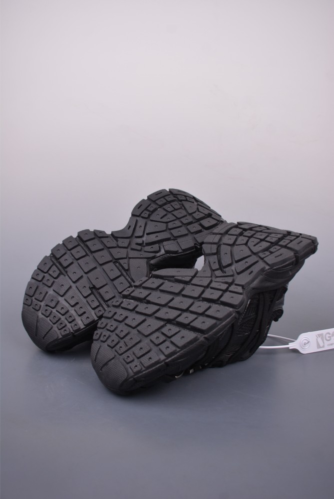 Balenciaga Men's 3xl Extreme Laces B Sneaker in Black