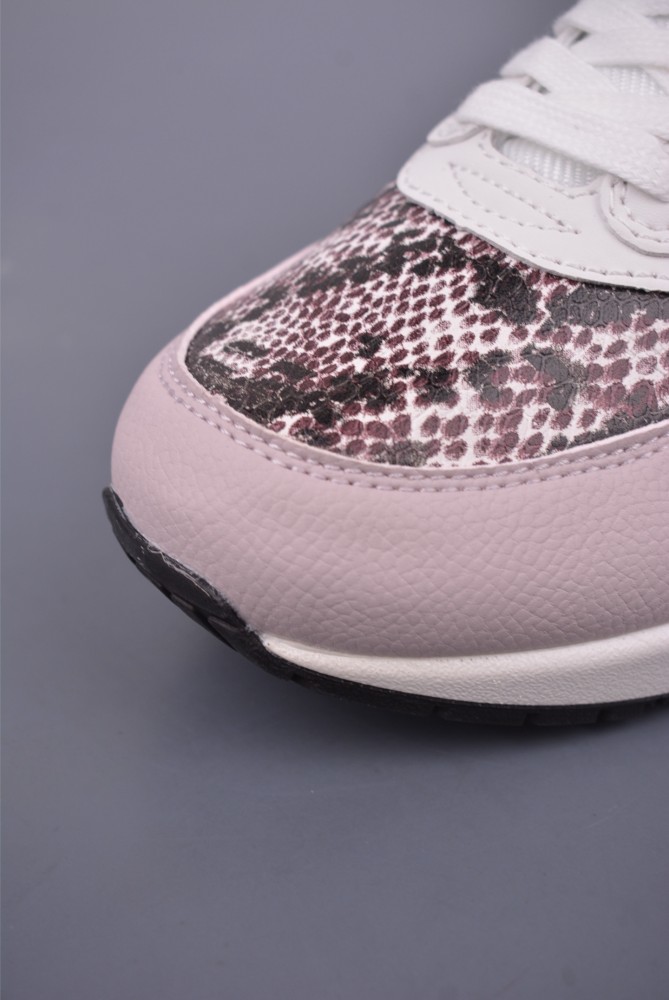 Nike Air Max 1 sneakers in white and sneaker