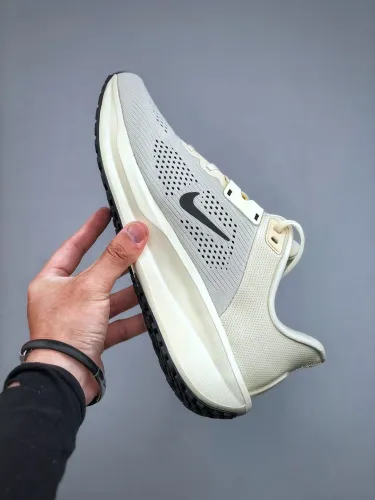 Nike Quest 6 Road Running Shoes