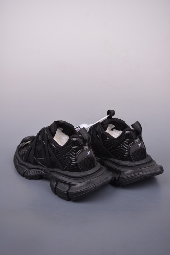 Balenciaga Men's 3xl Extreme Laces B Sneaker in Black