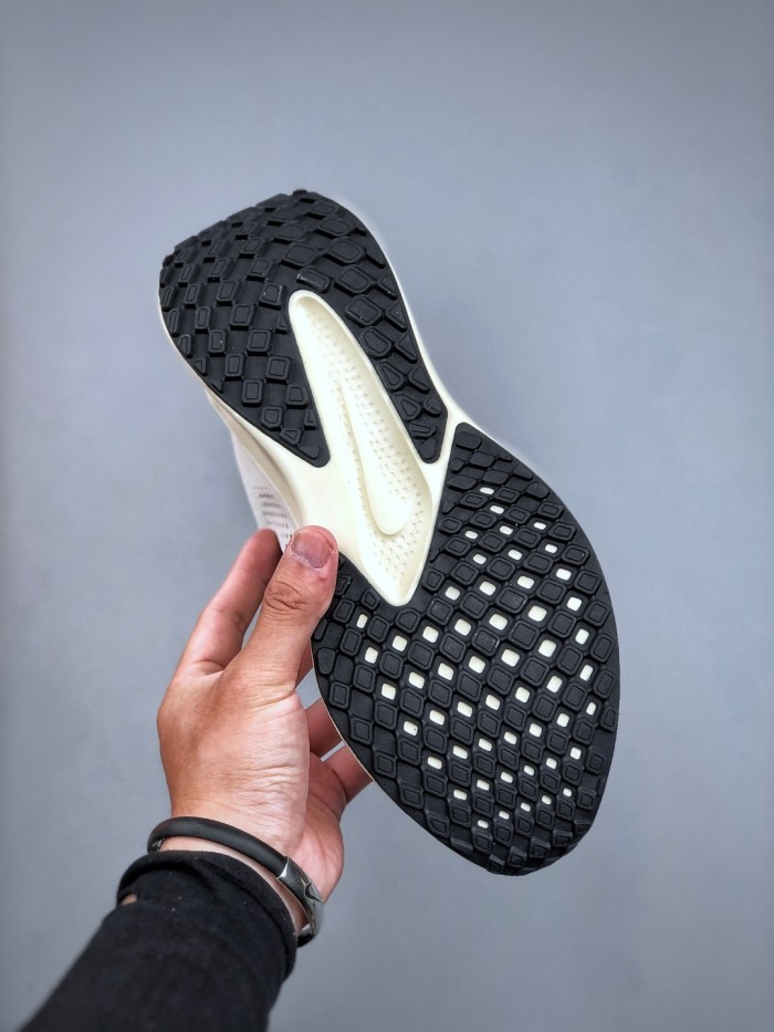 Nike Quest 6 Road Running Shoes