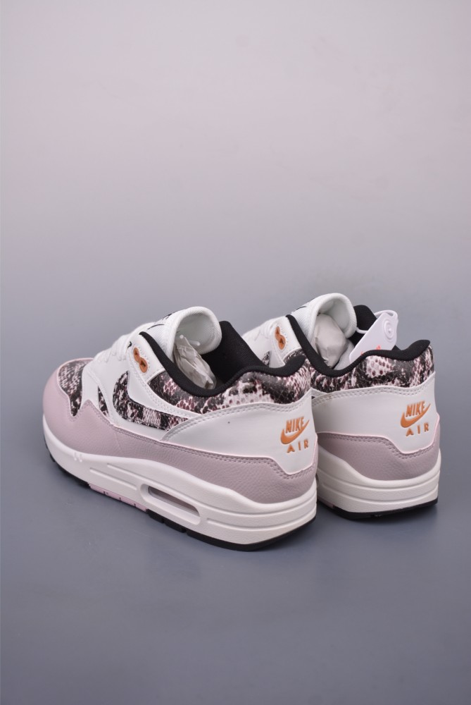 Nike Air Max 1 sneakers in white and sneaker