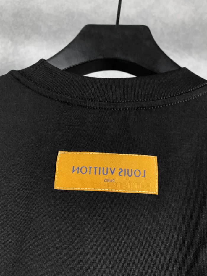 Louis Vuitton Logo Hand-Painted Short Sleeve T-Shirt