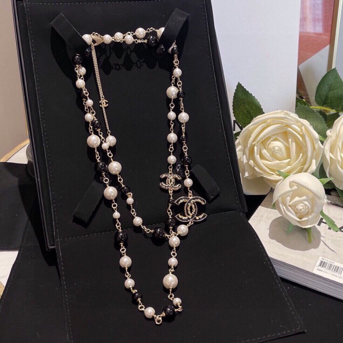 295CHANEL Pearl Crystal Bead CC Choker Necklace Black Gold